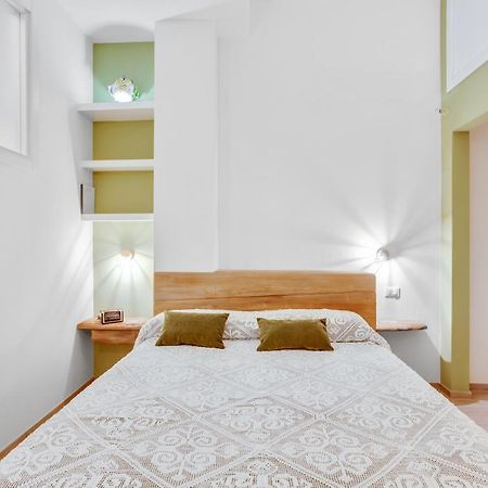 Madame Bari' Suite Apt In The Heart Of Bari Exterior photo