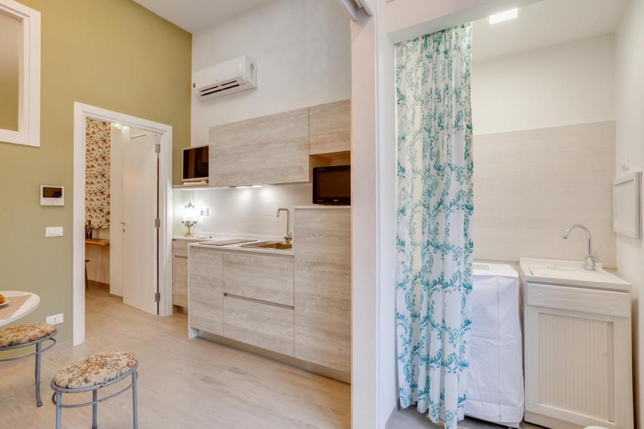 Madame Bari' Suite Apt In The Heart Of Bari Exterior photo