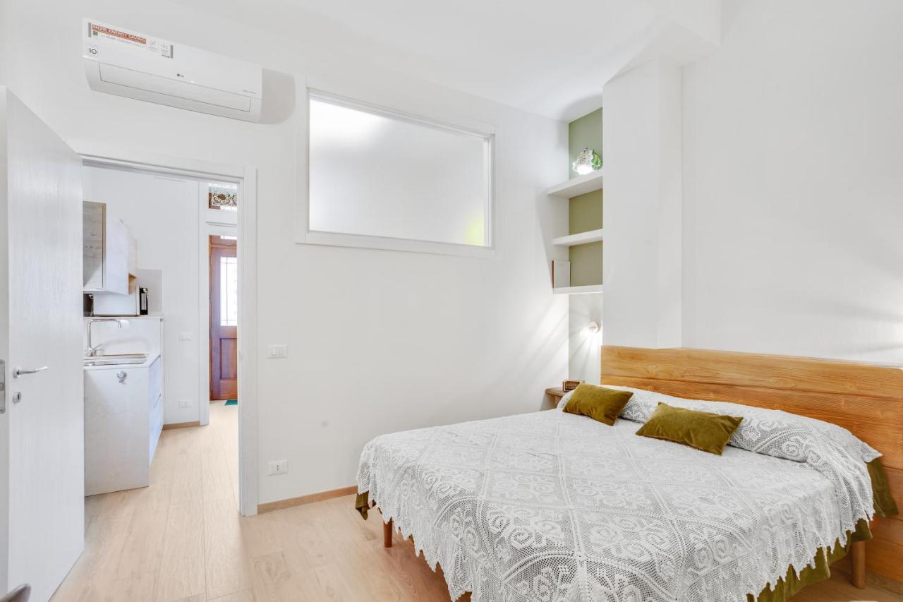 Madame Bari' Suite Apt In The Heart Of Bari Exterior photo