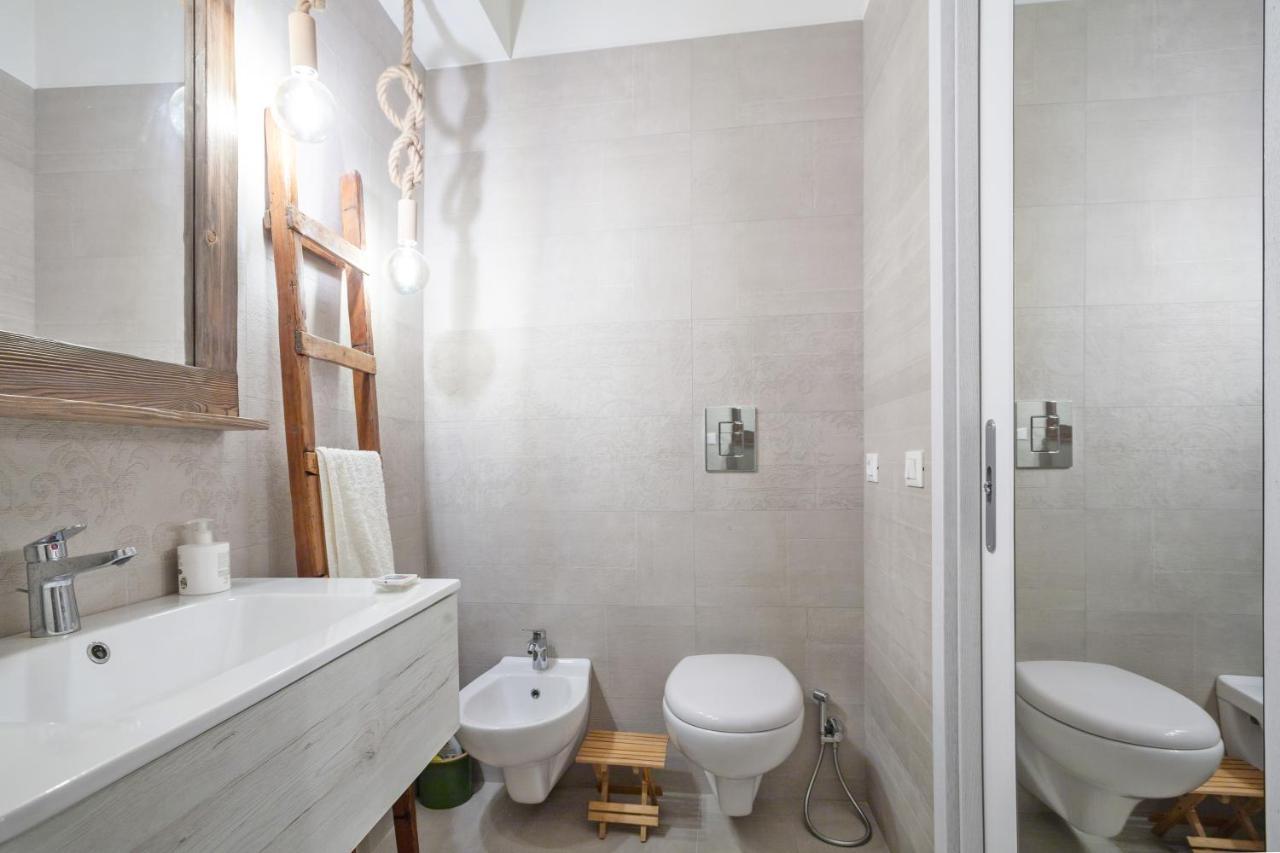 Madame Bari' Suite Apt In The Heart Of Bari Exterior photo