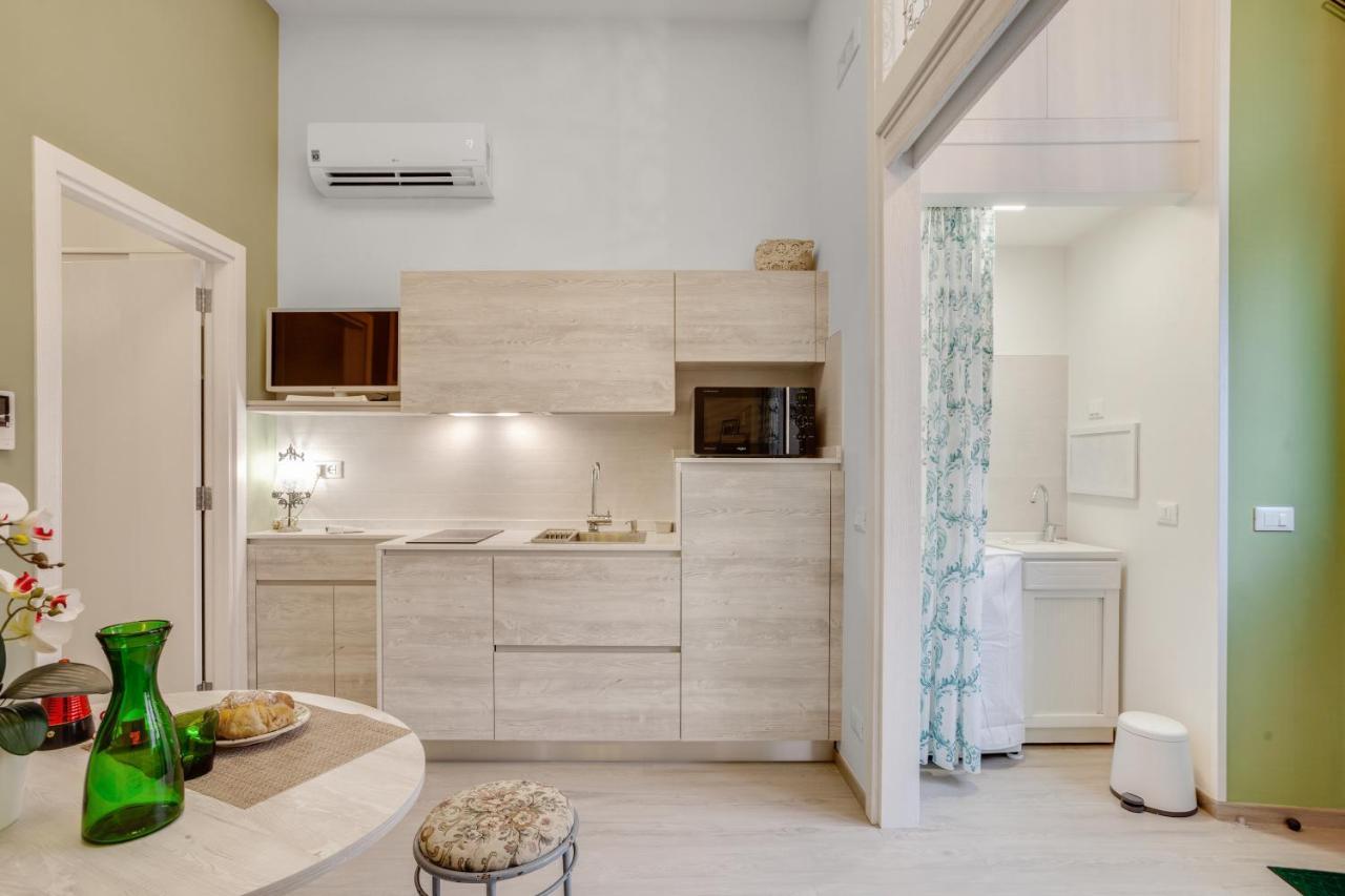 Madame Bari' Suite Apt In The Heart Of Bari Exterior photo