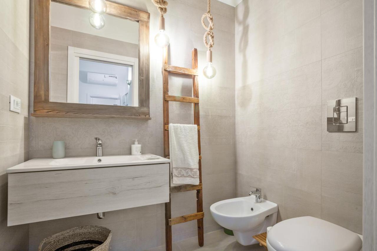 Madame Bari' Suite Apt In The Heart Of Bari Exterior photo